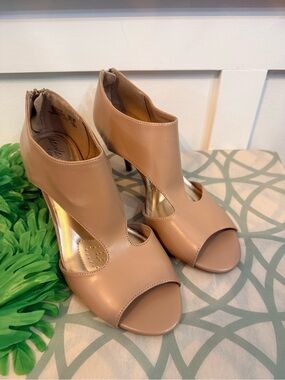• Dexflex Comfort Logan Peeptoe Heels